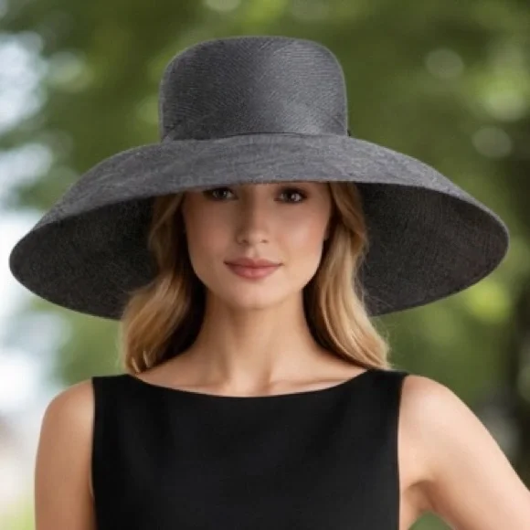 Oversized, Wide-Brim Hepburn-style Packable Ladies Black Hat - Picture 1 of 8
